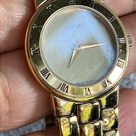 Gucci 3300.2.L gold plated 10 microns ladies watch - Picture 14 of 16